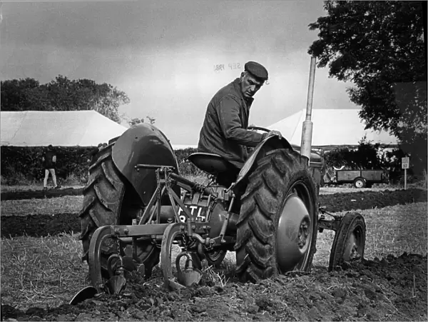 Cliff Yeomans of Ashbourne, West Hallam ploughing match. 15th September 1986