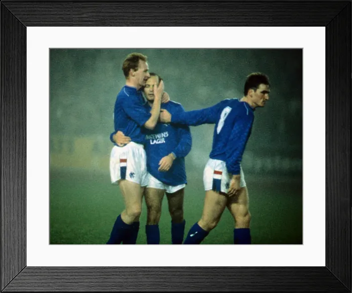Framed Print : Ray Wilkins playing last game for Rangers November 1989 Framed Print : Ray Wilkins playing last game for Rangers November 1989