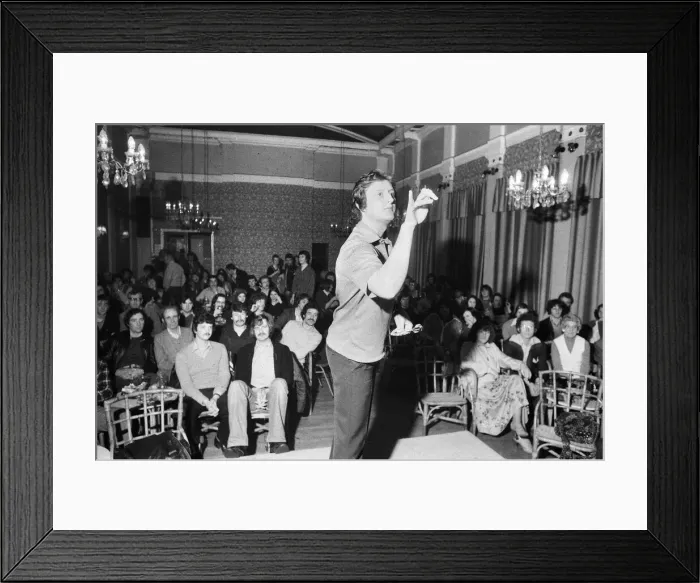 Framed Print : British dart player Eric Bristow, the newly crowned world champion Framed Print : British dart player Eric Bristow, the newly crowned world champion