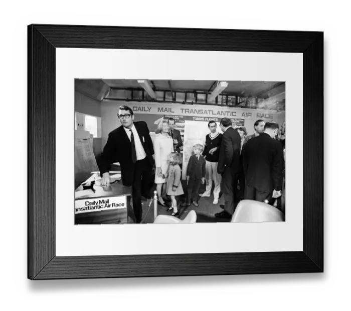 Framed Print : The Duke and Duchess of of Kent and their children Helen