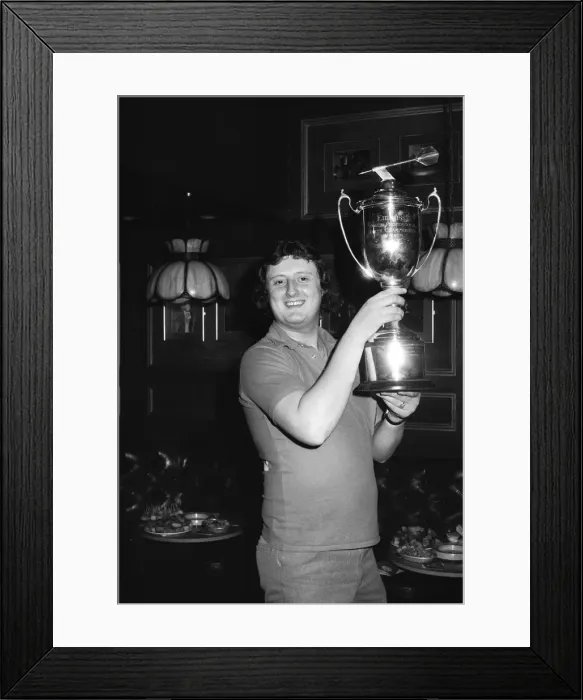 Framed Print : British darts player Eric Bristow celebrates his victory over John Lowe in the Final of Framed Print : British darts player Eric Bristow celebrates his victory over John Lowe in the Final of