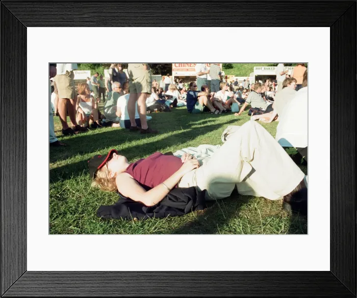 Framed Print : Crowd scenes at Simply Red concert, Cardiff Castle, Cardiff, Wales Framed Print : Crowd scenes at Simply Red concert, Cardiff Castle, Cardiff, Wales