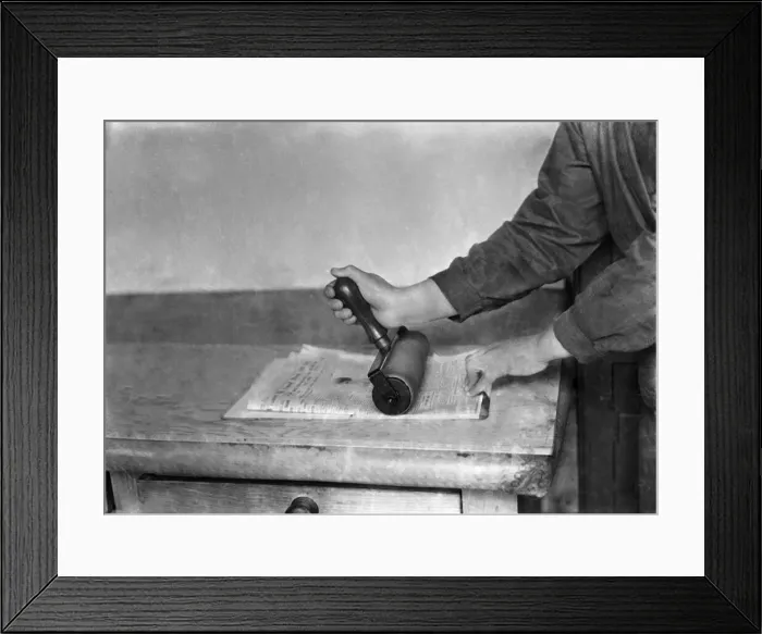 Framed Print : PICTURE 13 of the 14 SEQUENCE. The Box Camera - a series of pictures demonstrating how