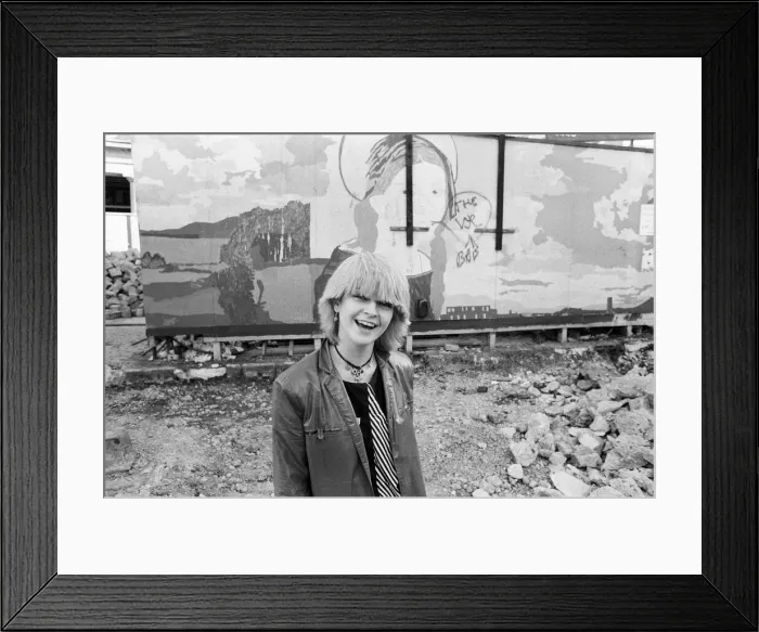 Framed Print : Punk actress and singer Toyah Willcox in Covent Garden, London, 22nd August 1979 Framed Print : Punk actress and singer Toyah Willcox in Covent Garden, London, 22nd August 1979