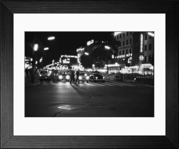 Framed Print : Scenes in West Berlin, West Germany showing daily life continuing as normal soon after Framed Print : Scenes in West Berlin, West Germany showing daily life continuing as normal soon after