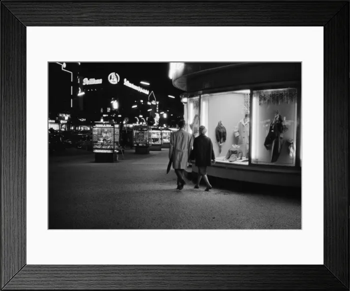 Framed Print : Scenes in West Berlin, West Germany showing daily life continuing as normal soon after Framed Print : Scenes in West Berlin, West Germany showing daily life continuing as normal soon after
