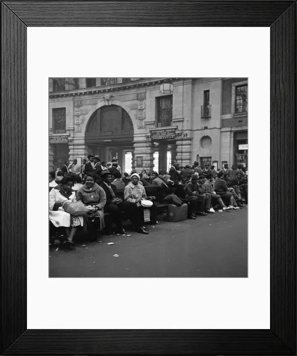 Framed Print : Nearly 1000 West Indian immigrants arrive in three boats trains at Waterloo Station