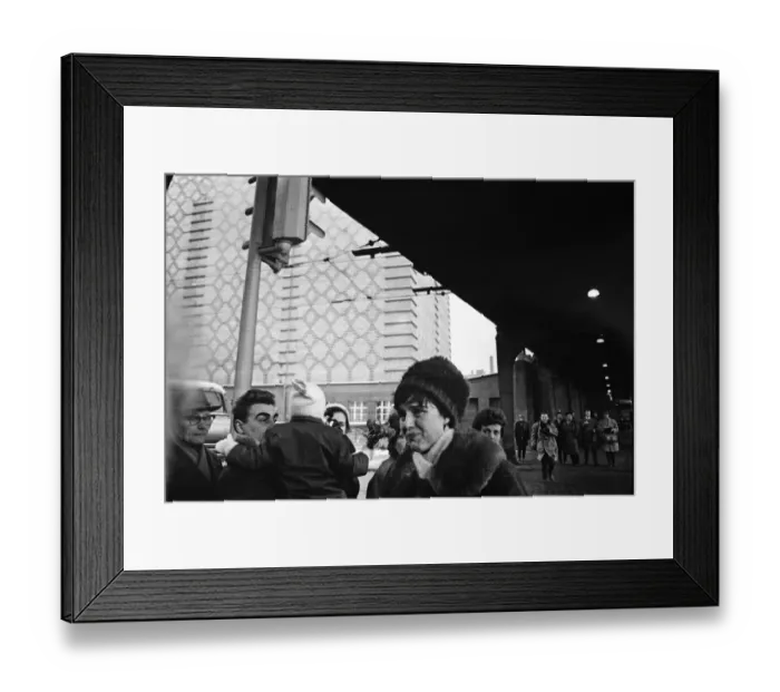 Framed Print : For the first time since its erection, the Berlin Wall is opened for border crossings for