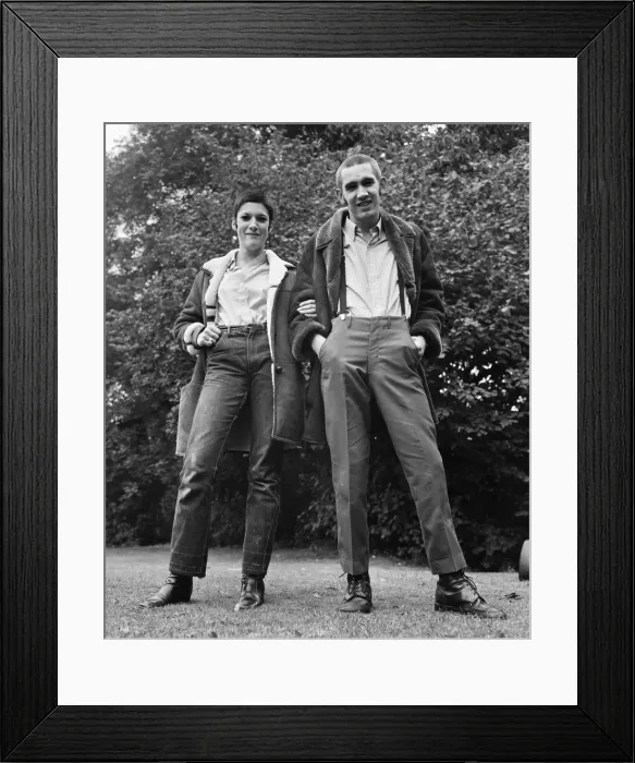 Framed Print : Skinhead couple Glenda Peake and Tony Hughes. 7th October 1969