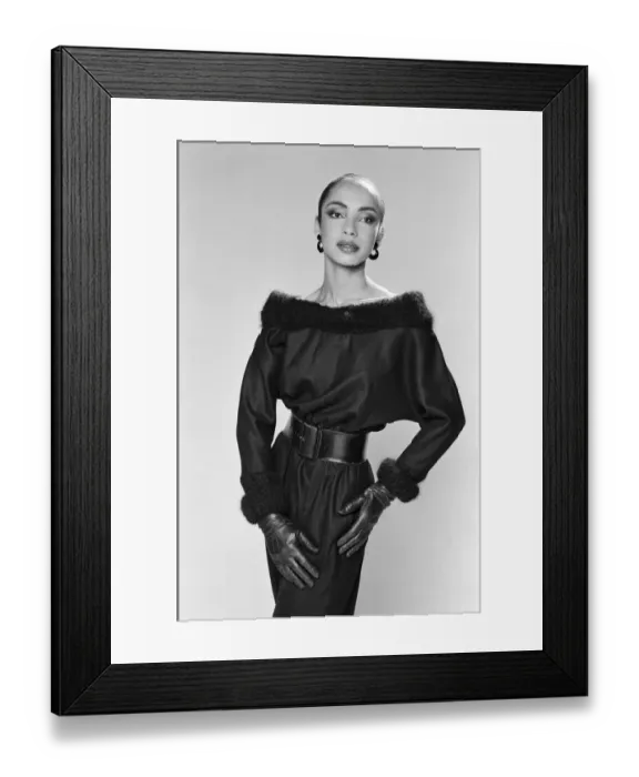 Framed Print : Sade, pictured in the studio, March 1984. Helen Folasade Adu