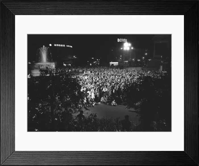 Framed Print : Trafalgar Square London July 1969 People gather late at night in Trafalgar Square Framed Print : Trafalgar Square London July 1969 People gather late at night in Trafalgar Square