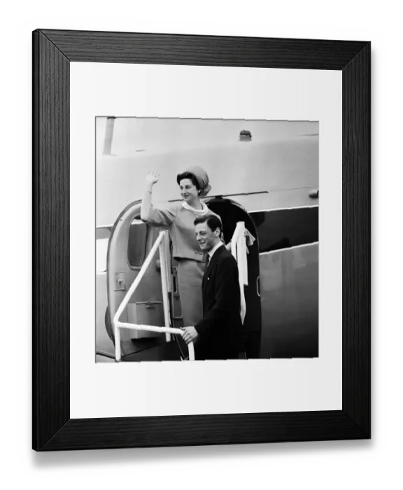 Framed Print : Princess Alexandra of Kent and Angus Ogilvy pictured after their wedding. 24th April 1963 Framed Print : Princess Alexandra of Kent and Angus Ogilvy pictured after their wedding. 24th April 1963