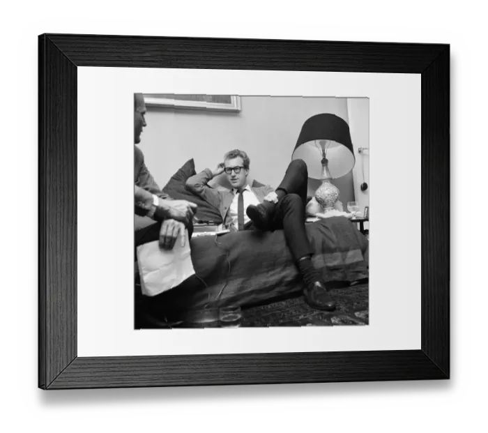 Framed Print : Bamber Gascoigne, TV personality and his wife Christina at home on Notting Hill, London Framed Print : Bamber Gascoigne, TV personality and his wife Christina at home on Notting Hill, London