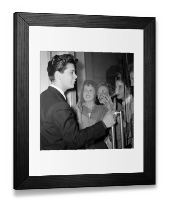 Framed Print : To celebrate his millionth record of Living Doll