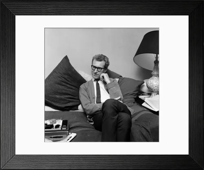 Framed Print : Bamber Gascoigne, TV personality and his wife Christina at home on Notting Hill, London