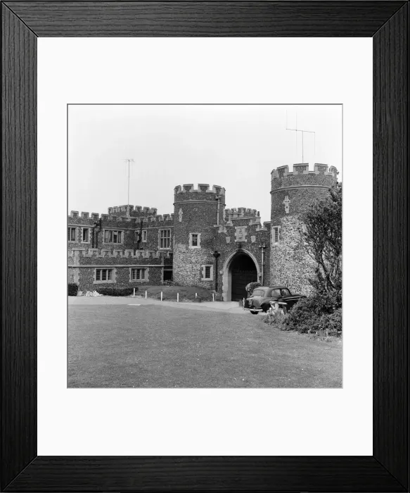 Framed Print : Kingsgate Castle, Broadstairs, Kent. 26th September 1958 Framed Print : Kingsgate Castle, Broadstairs, Kent. 26th September 1958