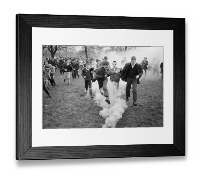 Framed Print : The Festival of Life'meeting arranged by the CND held at Victoria Park in
