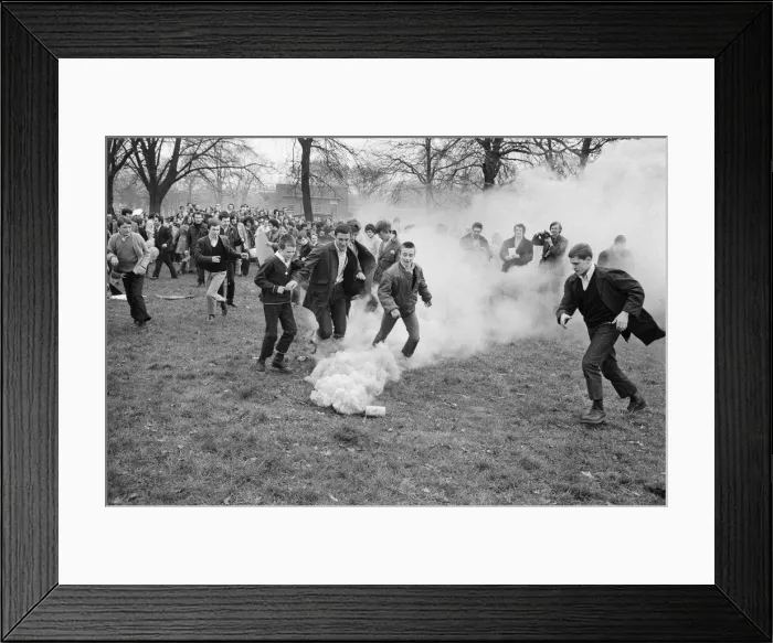 Framed Print : The Festival of Life'meeting arranged by the CND held at Victoria Park in Framed Print : The Festival of Life'meeting arranged by the CND held at Victoria Park in