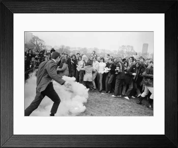 Framed Print : The Festival of Life'meeting arranged by the CND held at Victoria Park in