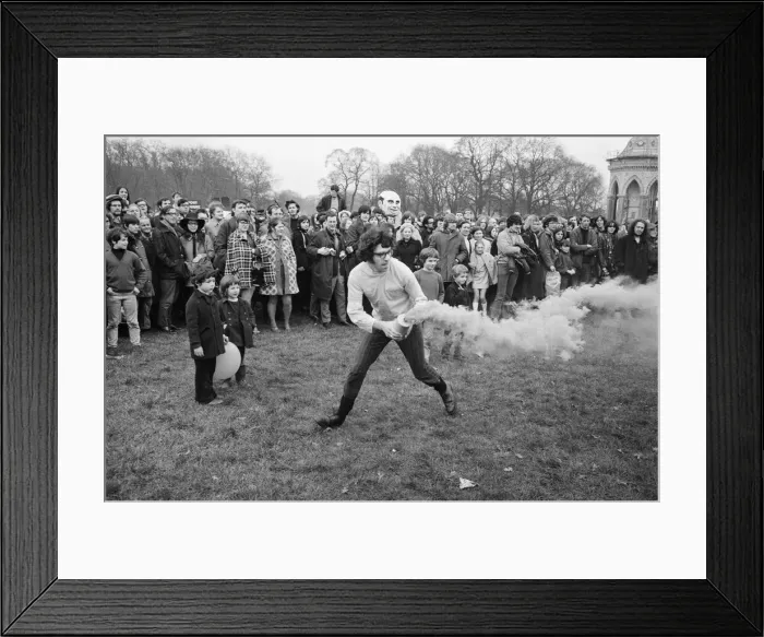 Framed Print : The Festival of Life'meeting arranged by the CND held at Victoria Park in Framed Print : The Festival of Life'meeting arranged by the CND held at Victoria Park in