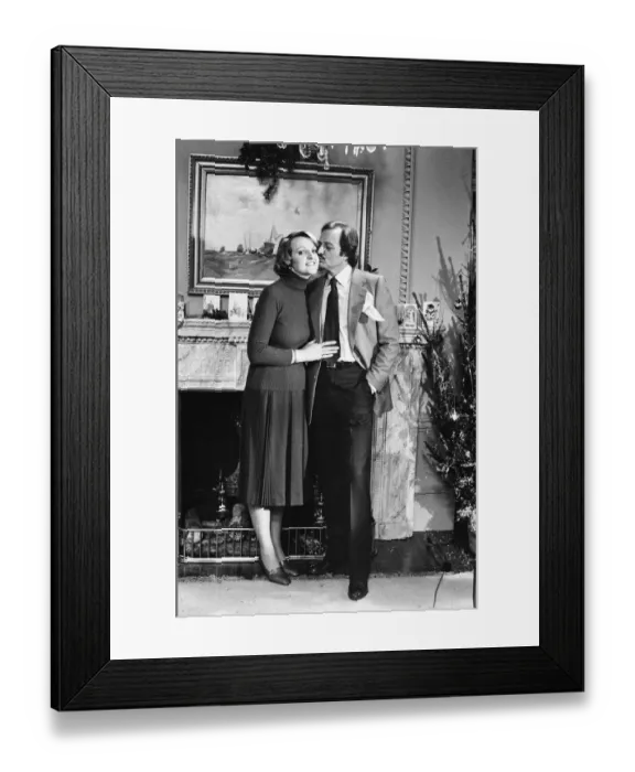 Framed Print : Penelope Keith and Peter Bowles filming the Christmas episode of Framed Print : Penelope Keith and Peter Bowles filming the Christmas episode of