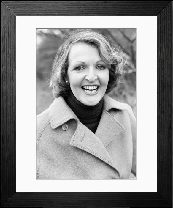 Framed Print : Penelope Keith on the set of To the Manor Born'. 31st January 1980