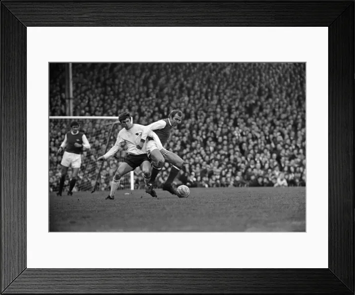 Framed Print : Arsenal v Derby County, League Division One. 8th November 1969 Framed Print : Arsenal v Derby County, League Division One. 8th November 1969