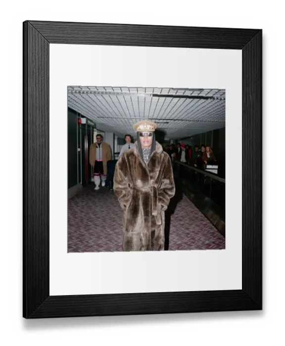 Framed Print : Grace Jones at London Airport. 25th March 1990 Framed Print : Grace Jones at London Airport. 25th March 1990