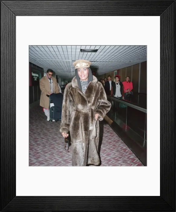 Framed Print : Grace Jones at London Airport. 25th March 1990 Framed Print : Grace Jones at London Airport. 25th March 1990