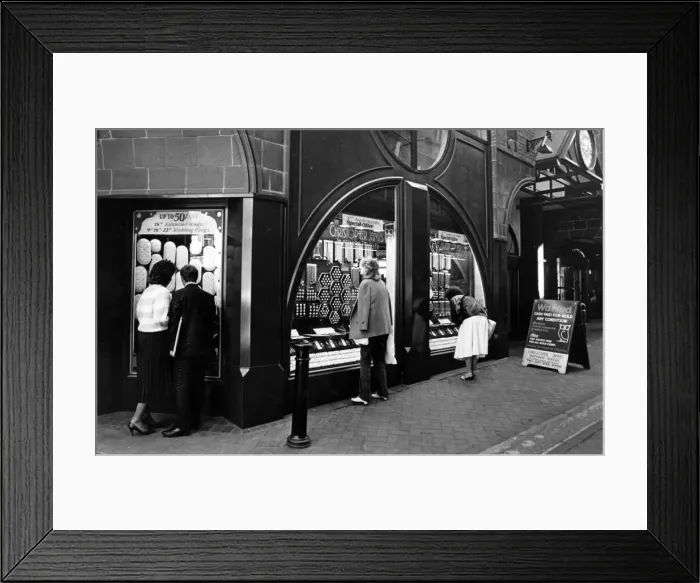 Framed Print : Shops at Cavern Walks. 14th February 1987 Framed Print : Shops at Cavern Walks. 14th February 1987