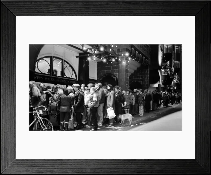 Framed Print : Queue at Cavern Walks which began on Christmas Eve. 27th December 1985 Framed Print : Queue at Cavern Walks which began on Christmas Eve. 27th December 1985