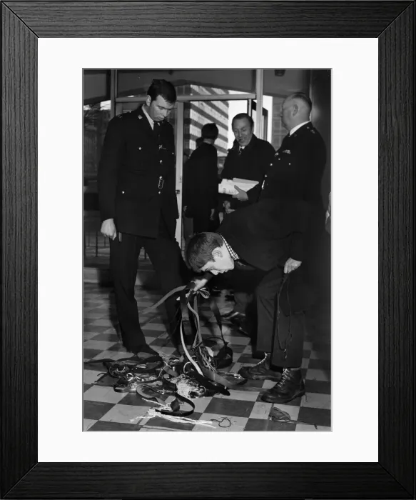 Framed Print : Police at Southend stopped any possible trouble makers, making them remove bootlaces Framed Print : Police at Southend stopped any possible trouble makers, making them remove bootlaces