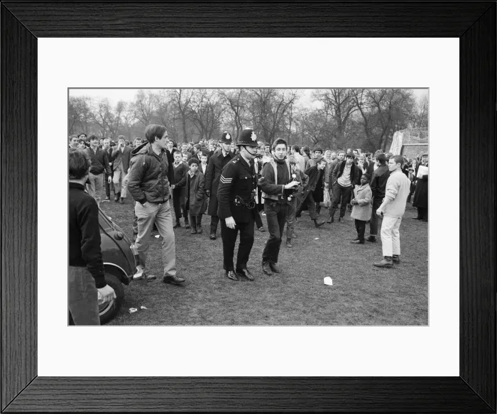 Framed Print : The Festival of Life'meeting arranged by the CND held at Victoria Park in Framed Print : The Festival of Life'meeting arranged by the CND held at Victoria Park in