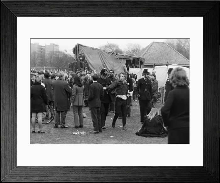 Framed Print : The Festival of Life'meeting arranged by the CND held at Victoria Park in