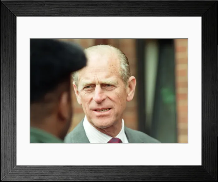Framed Print : Prince Philip, Duke of Edinburgh tours the Century Drive housing development off Albert Framed Print : Prince Philip, Duke of Edinburgh tours the Century Drive housing development off Albert