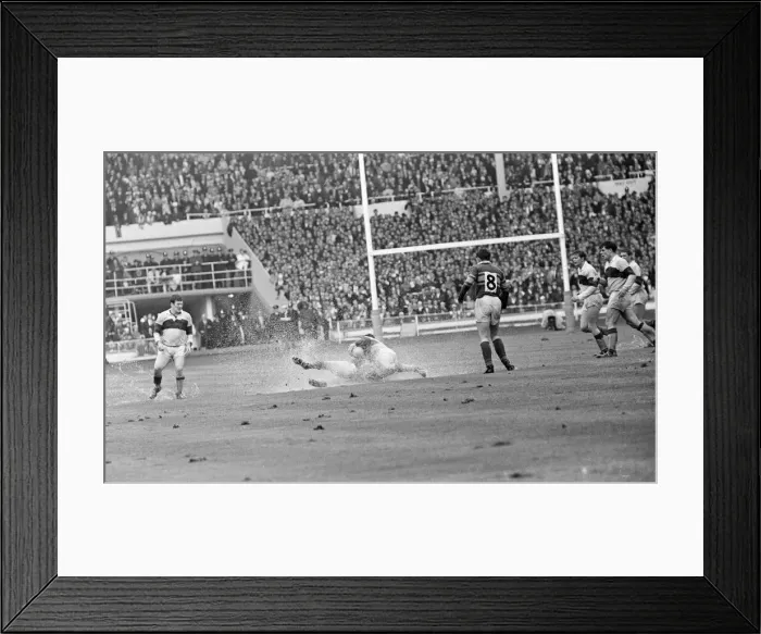 Framed Print : Leeds 11-10 Wakefield Trinity, Rugby League Challenge Cup Final match at Wembley Stadium Framed Print : Leeds 11-10 Wakefield Trinity, Rugby League Challenge Cup Final match at Wembley Stadium