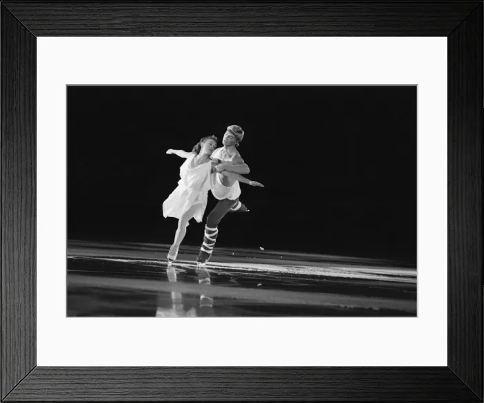 Framed Print : Torvill and Dean, (Jayne Torvill and Christopher Dean) dance at World Ice Spectacular Framed Print : Torvill and Dean, (Jayne Torvill and Christopher Dean) dance at World Ice Spectacular