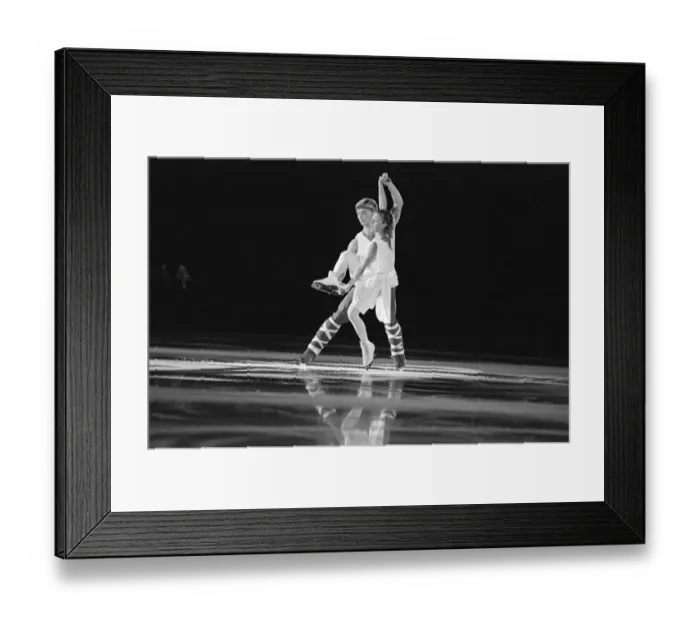 Framed Print : Torvill and Dean, (Jayne Torvill and Christopher Dean) dance at World Ice Spectacular Framed Print : Torvill and Dean, (Jayne Torvill and Christopher Dean) dance at World Ice Spectacular