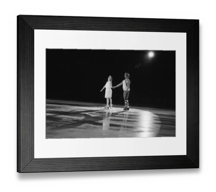 Framed Print : Torvill and Dean, (Jayne Torvill and Christopher Dean) dance at World Ice Spectacular