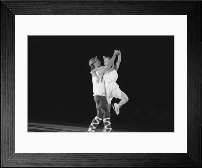 Framed Print : Torvill and Dean, (Jayne Torvill and Christopher Dean) dance at World Ice Spectacular Framed Print : Torvill and Dean, (Jayne Torvill and Christopher Dean) dance at World Ice Spectacular