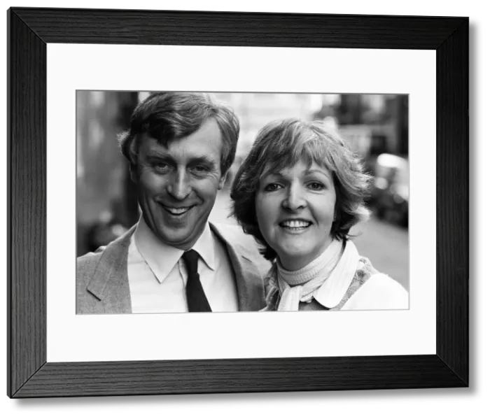 Framed Print : Penelope Keith and her husband Rodney Timpson outside the Apollo Theatre Framed Print : Penelope Keith and her husband Rodney Timpson outside the Apollo Theatre