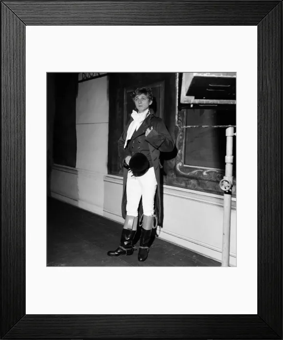 Framed Print : Tommy Steele as Tony Lumpkin in She Stoops to Conquer'at the Old Vic Framed Print : Tommy Steele as Tony Lumpkin in She Stoops to Conquer'at the Old Vic