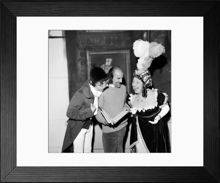 Framed Print : Tommy Steele as Tony Lumpkin and Peggy Mount as Mrs Hardcastle in Framed Print : Tommy Steele as Tony Lumpkin and Peggy Mount as Mrs Hardcastle in
