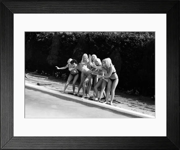 Framed Print : Lionel Blair has just acquired a new house in Bushey, Hertfordshire Framed Print : Lionel Blair has just acquired a new house in Bushey, Hertfordshire
