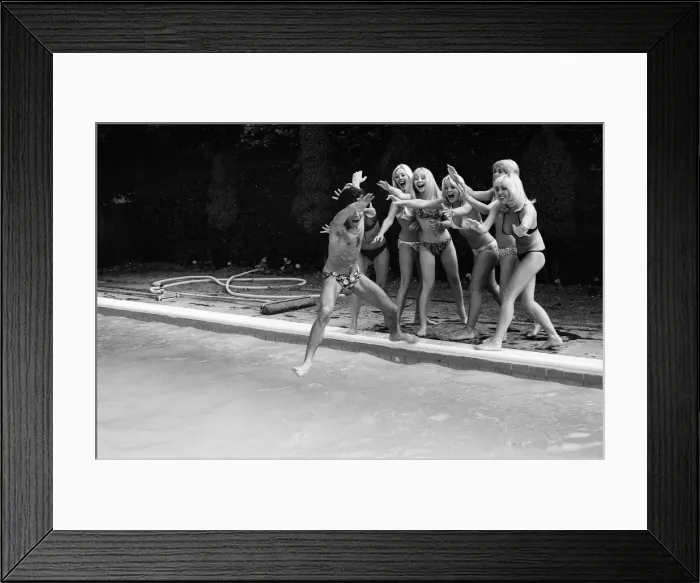 Framed Print : Lionel Blair has just acquired a new house in Bushey, Hertfordshire Framed Print : Lionel Blair has just acquired a new house in Bushey, Hertfordshire