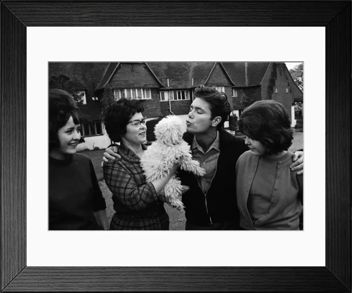 Framed Print : Cliff Richard at his tudor style mansion at Upper Nazeing, Essex Framed Print : Cliff Richard at his tudor style mansion at Upper Nazeing, Essex