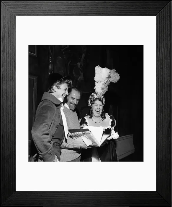 Framed Print : Tommy Steele as Tony Lumpkin and Peggy Mount as Mrs Hardcastle in Framed Print : Tommy Steele as Tony Lumpkin and Peggy Mount as Mrs Hardcastle in