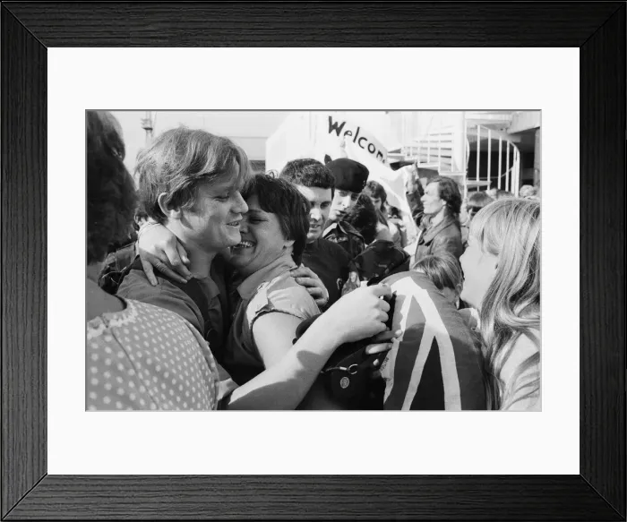 Framed Print : The final homecoming for army units of the Royal Engineers 36th Regiment which took place Framed Print : The final homecoming for army units of the Royal Engineers 36th Regiment which took place