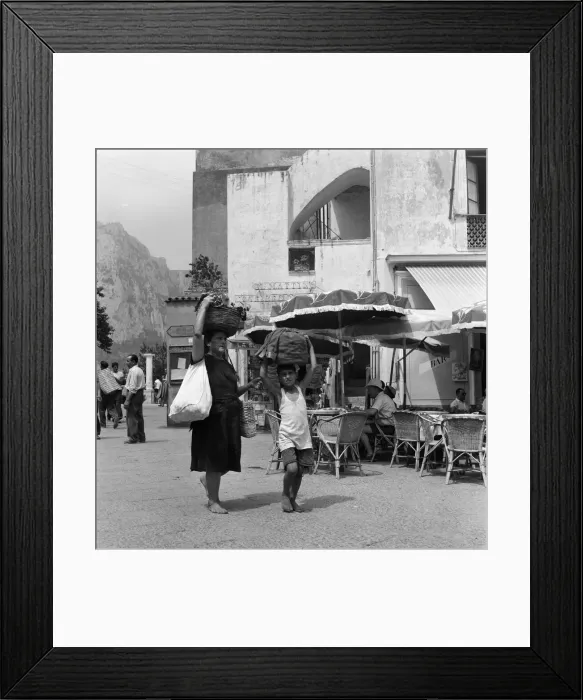 Framed Print : General view of the Piazza Umberto on Capri, Italy. August 1952 Framed Print : General view of the Piazza Umberto on Capri, Italy. August 1952