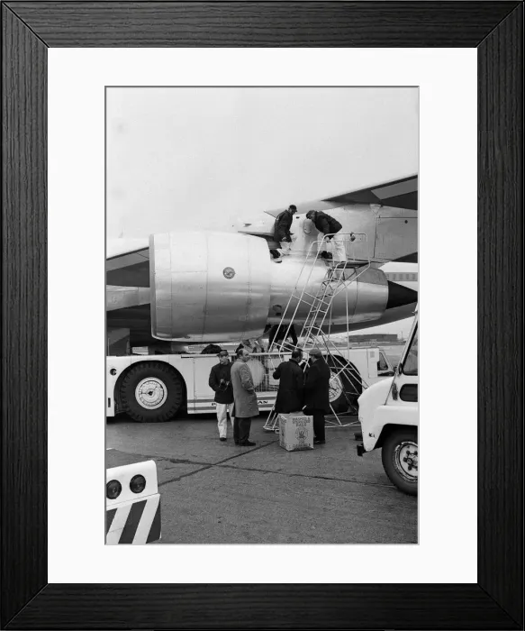 Framed Print : The 361 passenger Boeing 747 arrives at Heathrow Airport Framed Print : The 361 passenger Boeing 747 arrives at Heathrow Airport